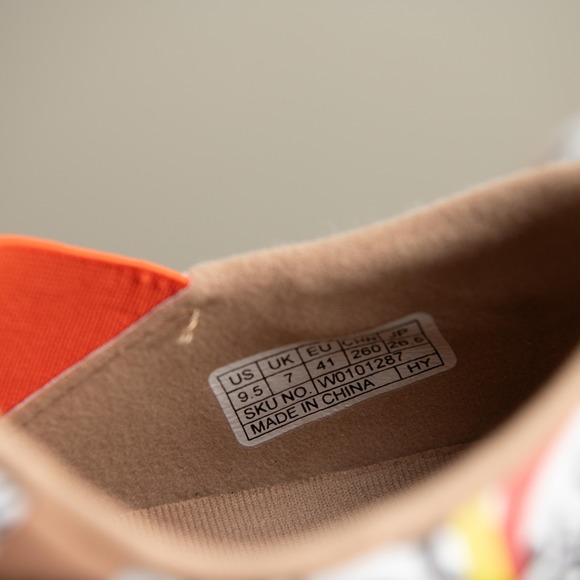 UIN Travel Shoes W Sz 9.5 NWOT! Graffiti Slip On Loafers Wearable Art Eclectic - Picture 8 of 9